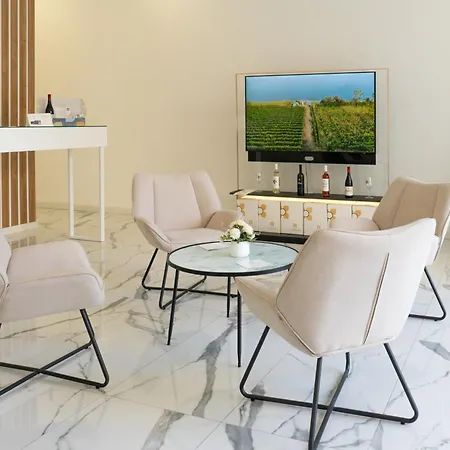 Almarea Apartment Ciro Marina