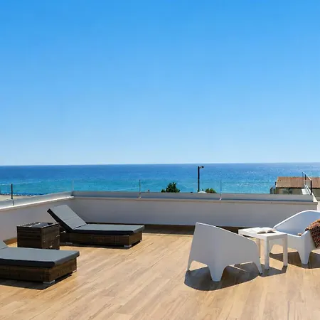 Almarea Apartment Ciro Marina
