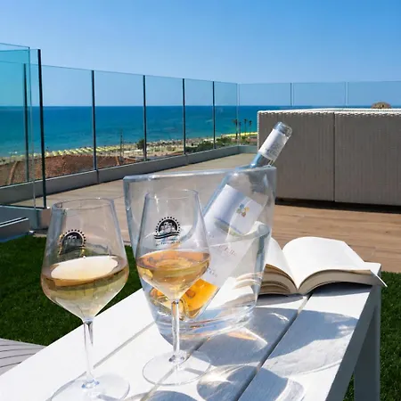 Almarea Apartment Ciro Marina