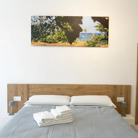Almarea Apartment *